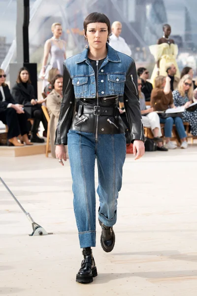 Look 26